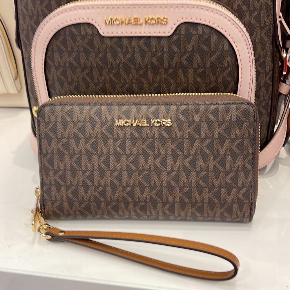 Michael Kors MK Signature Large Flat Multi-Function Phone Case Wallet Wristlet